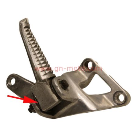 repose pied arrière droit Yamaha 850 TRX 4NX-27440-01